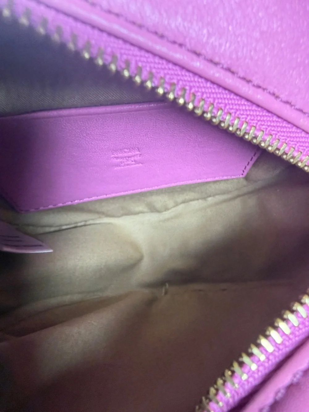 MCM Pink Rabbit Round Crossbody Tambourine Bag Visetos Tassel Chain Rare - Picture 11 of 12